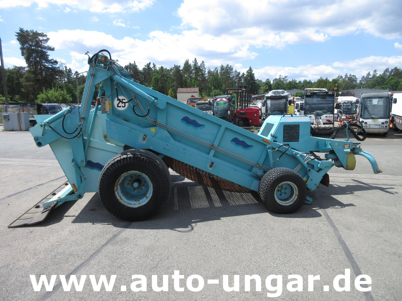 Kässbohrer BeachTech STR 2000 BeachCleaner Strandreiniger καθαριστής παραλίας - Utility/ Special vehicle: picture 5 Kässbohrer BeachTech STR 2000 BeachCleaner Strandreiniger καθαριστής παραλίας - Utility/ Special vehicle: picture 5