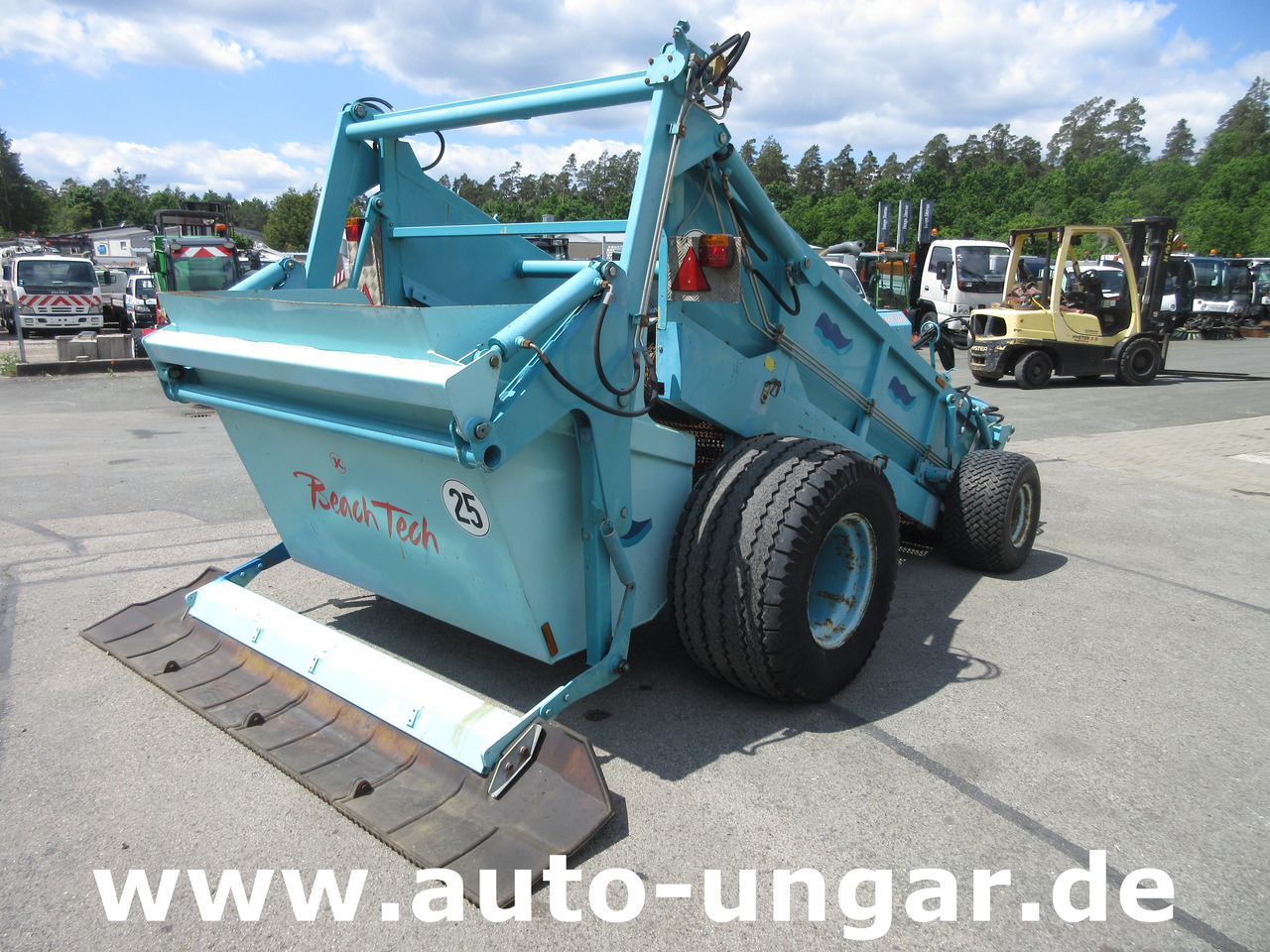 Kässbohrer BeachTech STR 2000 BeachCleaner Strandreiniger καθαριστής παραλίας - Utility/ Special vehicle: picture 4 Kässbohrer BeachTech STR 2000 BeachCleaner Strandreiniger καθαριστής παραλίας - Utility/ Special vehicle: picture 4