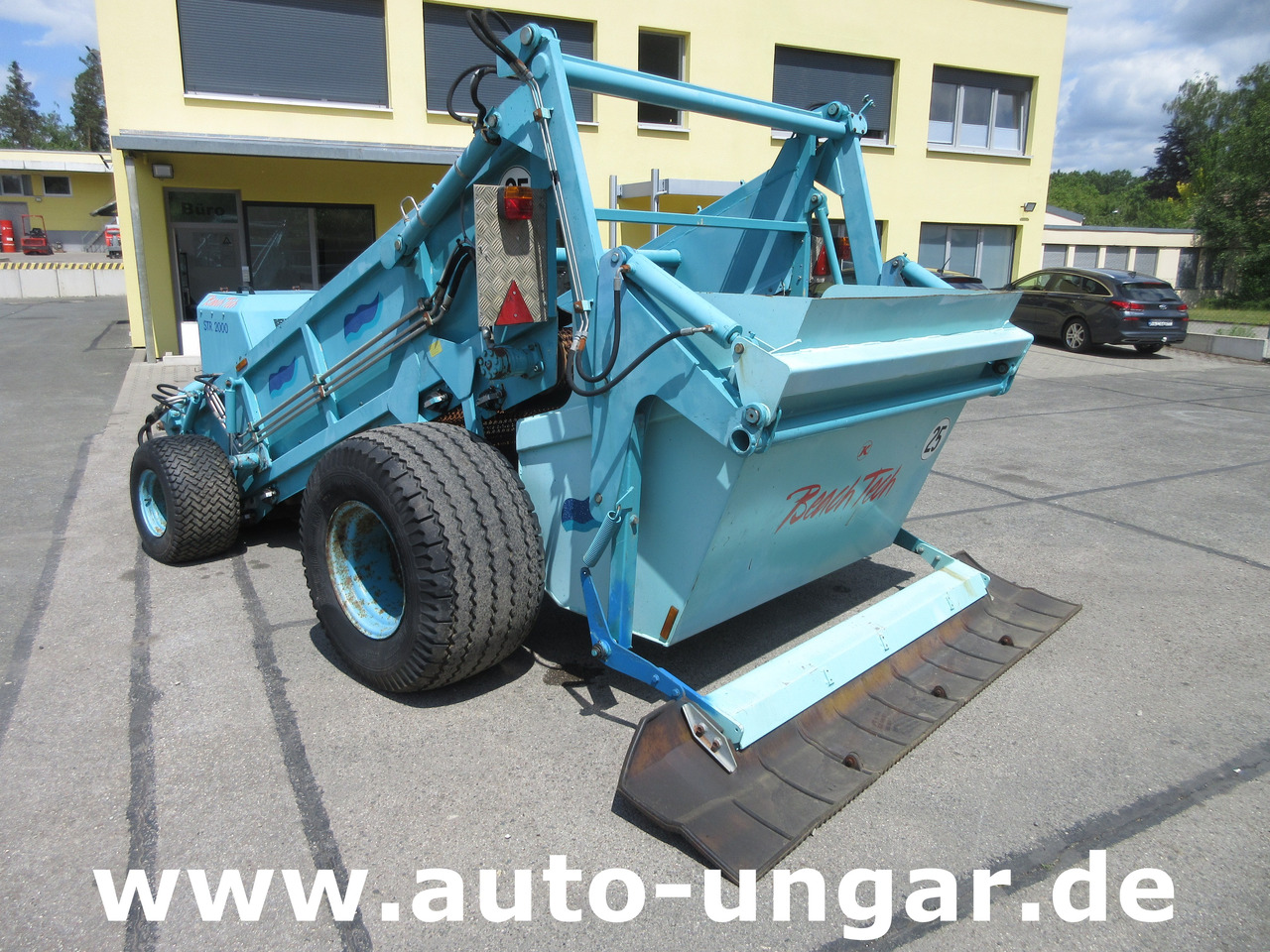 Kässbohrer BeachTech STR 2000 BeachCleaner Strandreiniger καθαριστής παραλίας - Utility/ Special vehicle: picture 3 Kässbohrer BeachTech STR 2000 BeachCleaner Strandreiniger καθαριστής παραλίας - Utility/ Special vehicle: picture 3