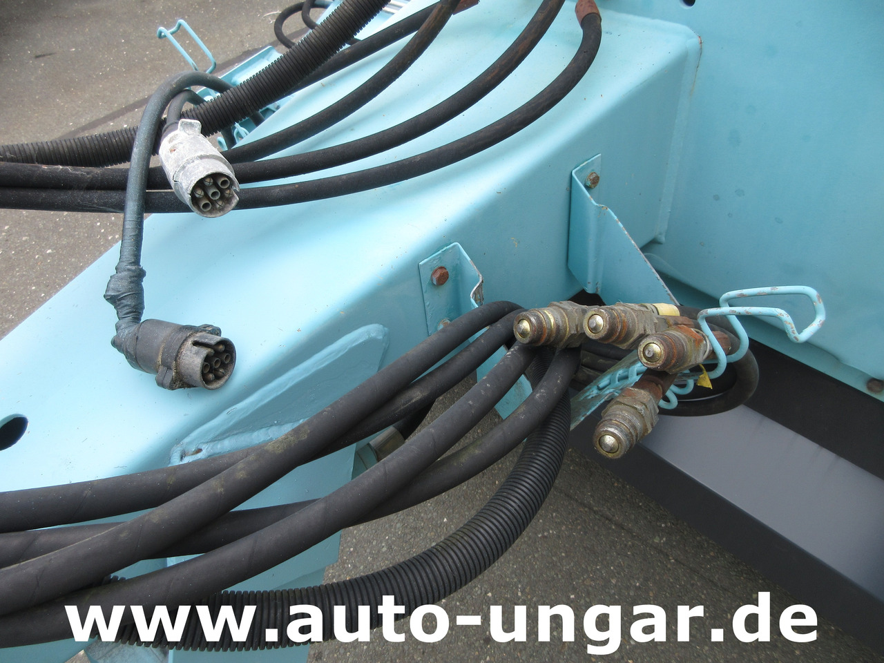 Pistenbully BeachTech STR 2000 BeachCleaner Strandreiniger чистач на плажа - Utility/ Special vehicle: picture 4 Pistenbully BeachTech STR 2000 BeachCleaner Strandreiniger чистач на плажа - Utility/ Special vehicle: picture 4