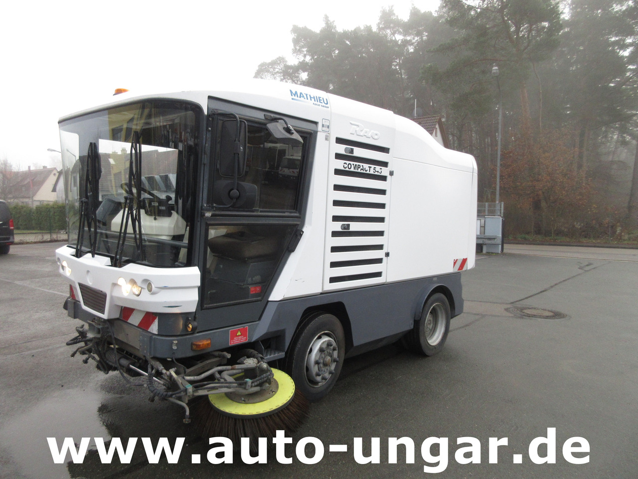 RAVO 545 Compact Kehrmaschine 5m³ Kommunalfahrzeug Baujahr 2010 streetsweeper - Utility/ Special vehicle: picture 5 RAVO 545 Compact Kehrmaschine 5m³ Kommunalfahrzeug Baujahr 2010 streetsweeper - Utility/ Special vehicle: picture 5