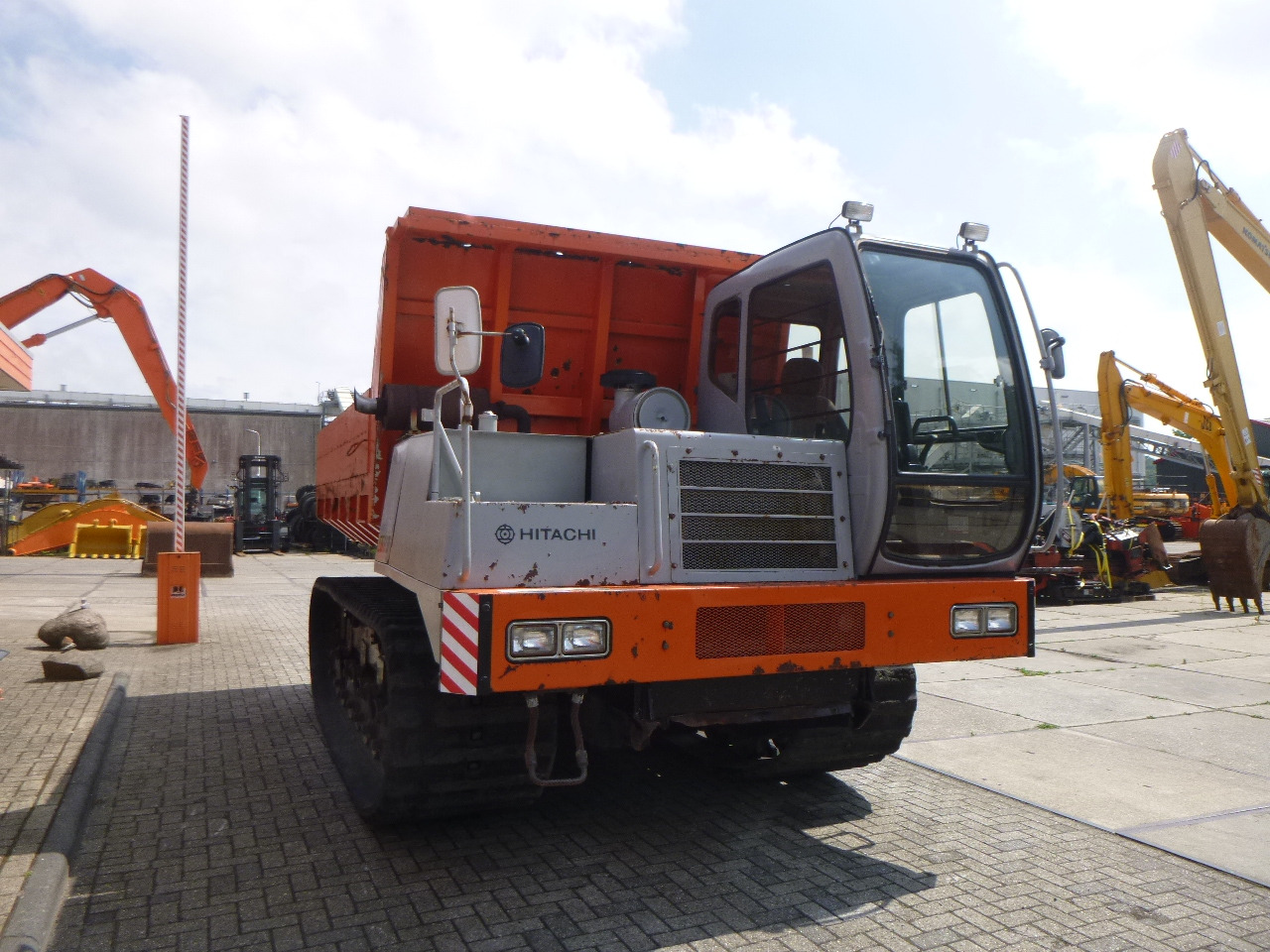 HITACHI CG110D-SC - Crawler dumper: picture 4 HITACHI CG110D-SC - Crawler dumper: picture 4