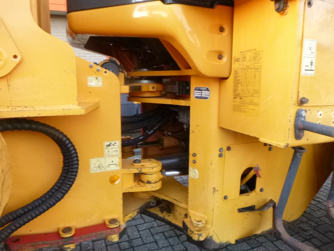 Wheel loader HYUNDAI HL770-7A: picture 14