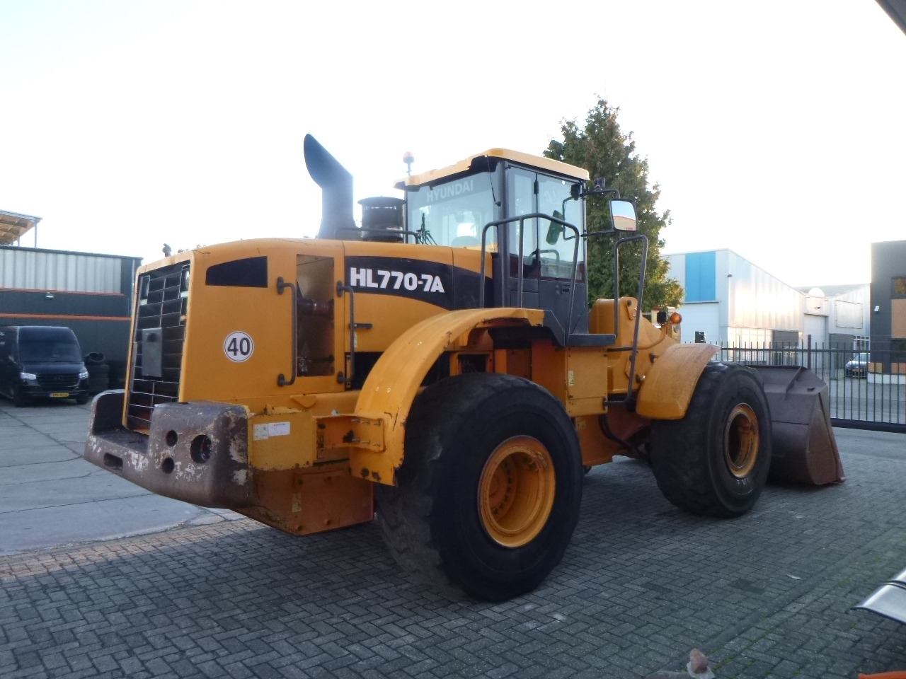 Wheel loader HYUNDAI HL770-7A: picture 5