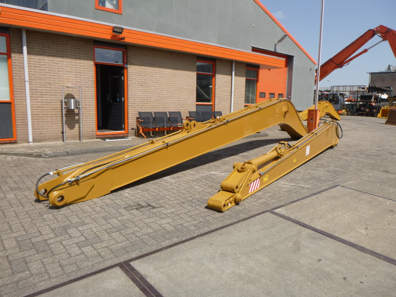 TL CAT 320DL/323DL Long reach - Boom for Crawler excavator: picture 3 TL CAT 320DL/323DL Long reach - Boom for Crawler excavator: picture 3