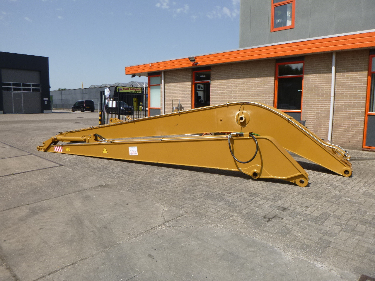 TL CAT 320DL/323DL Long reach - Boom for Crawler excavator: picture 1 TL CAT 320DL/323DL Long reach - Boom for Crawler excavator: picture 1