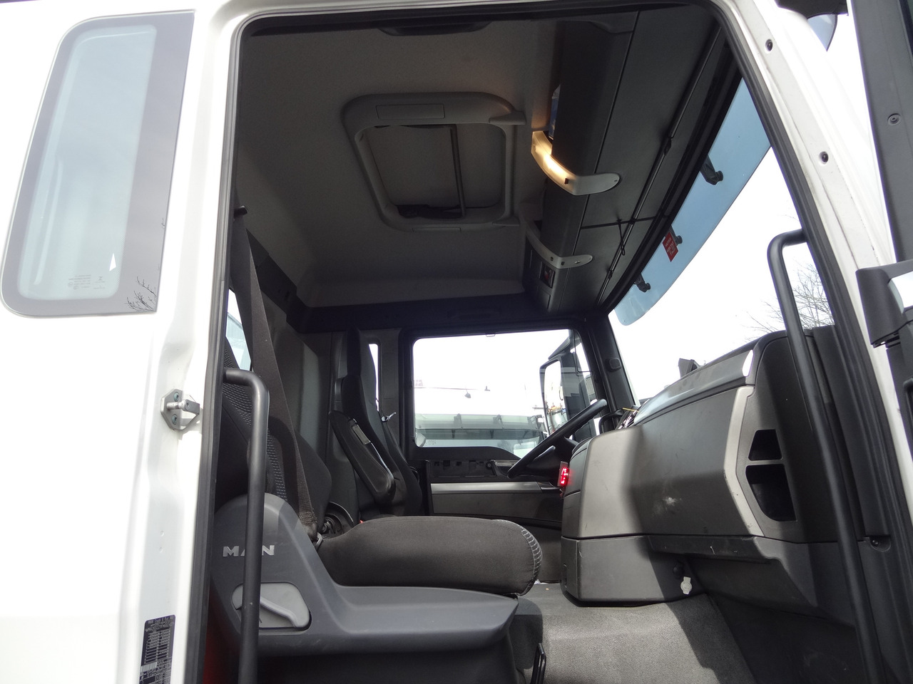 Dropside/ Flatbed truck, Crane truck MAN TGS 26.320 6X4 BB mit Kran Fassi F175: picture 7