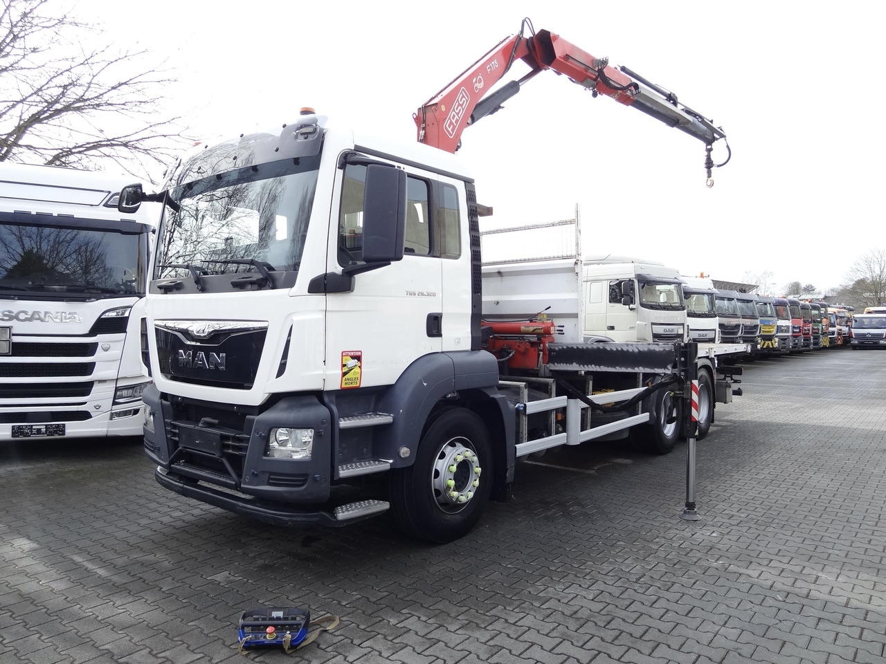 Dropside/ Flatbed truck, Crane truck MAN TGS 26.320 6X4 BB mit Kran Fassi F175: picture 8
