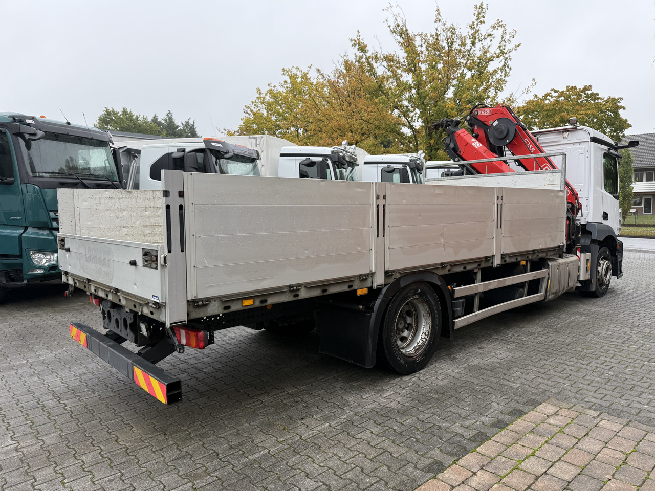 Crane truck, Dropside/ Flatbed truck Mercedes-Benz Actros MP5 1824 Kran Fassi F155: picture 12