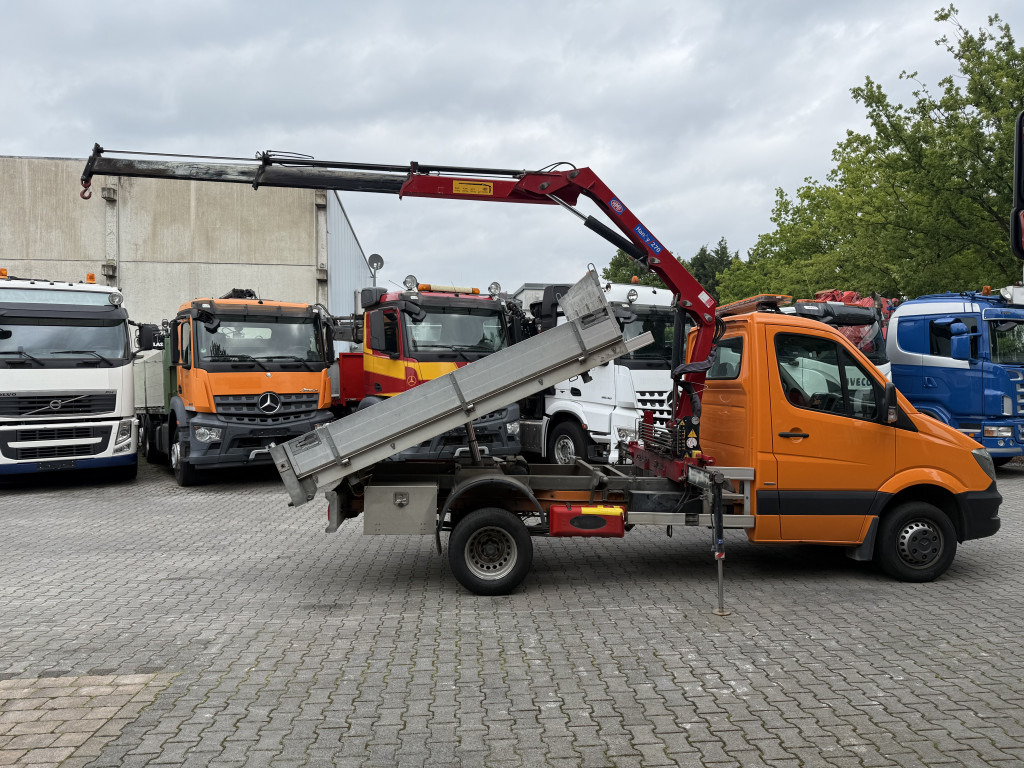 Mercedes-Benz Sprinter 516 Kipper mit Kran HMF 270 - Tipper van: picture 3 Mercedes-Benz Sprinter 516 Kipper mit Kran HMF 270 - Tipper van: picture 3