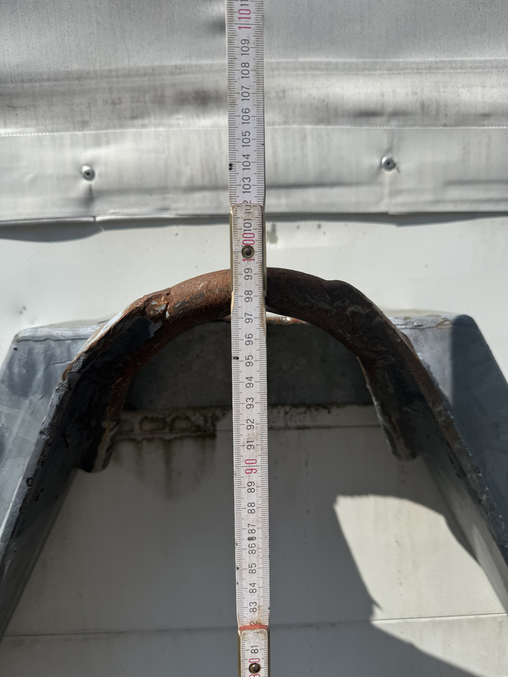 Plane/ Mulde/ Container Ex- Rotes Kreuz - Roll-off container: picture 2 Plane/ Mulde/ Container Ex- Rotes Kreuz - Roll-off container: picture 2