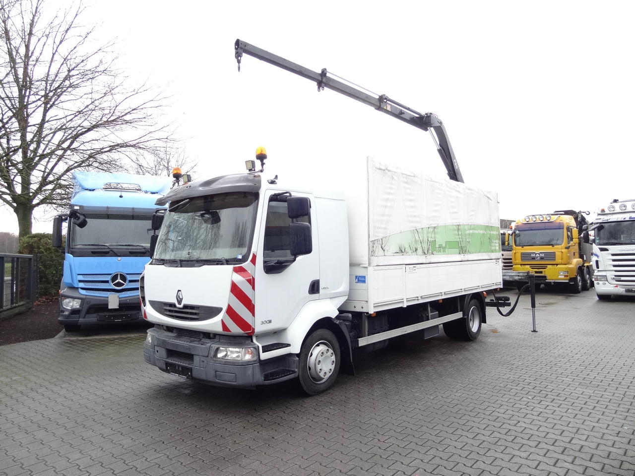 Renault Midlum 300.12 Fassi F80 - Crane truck, Dropside/ Flatbed truck: picture 1 Renault Midlum 300.12 Fassi F80 - Crane truck, Dropside/ Flatbed truck: picture 1