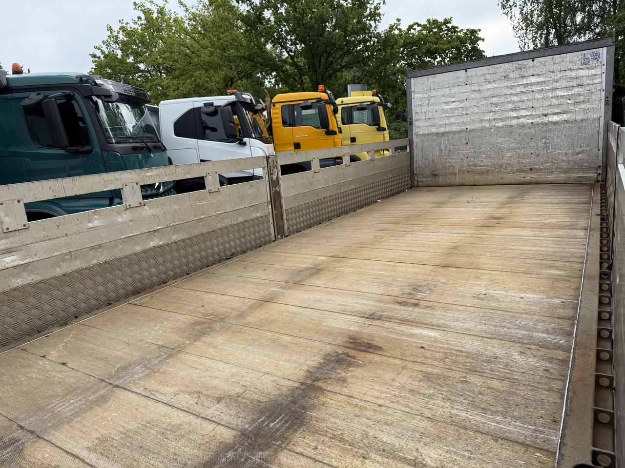 Scania P410 4X2 Palfinger PK 13001 - Dropside/ Flatbed truck, Crane truck: picture 3 Scania P410 4X2 Palfinger PK 13001 - Dropside/ Flatbed truck, Crane truck: picture 3