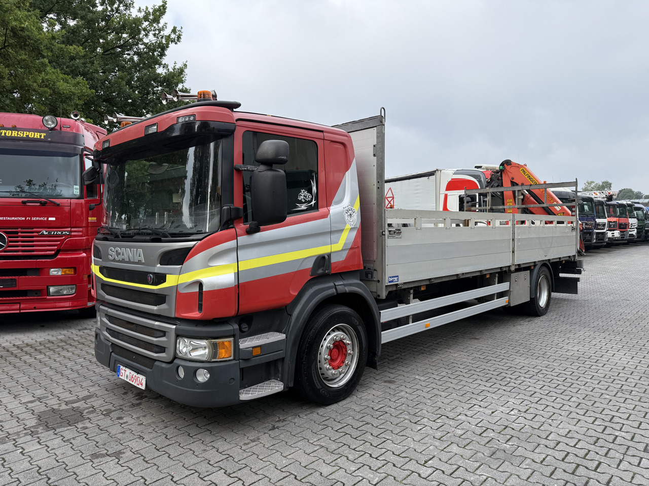 Scania P410 4X2 Palfinger PK 13001 - Dropside/ Flatbed truck, Crane truck: picture 1 Scania P410 4X2 Palfinger PK 13001 - Dropside/ Flatbed truck, Crane truck: picture 1