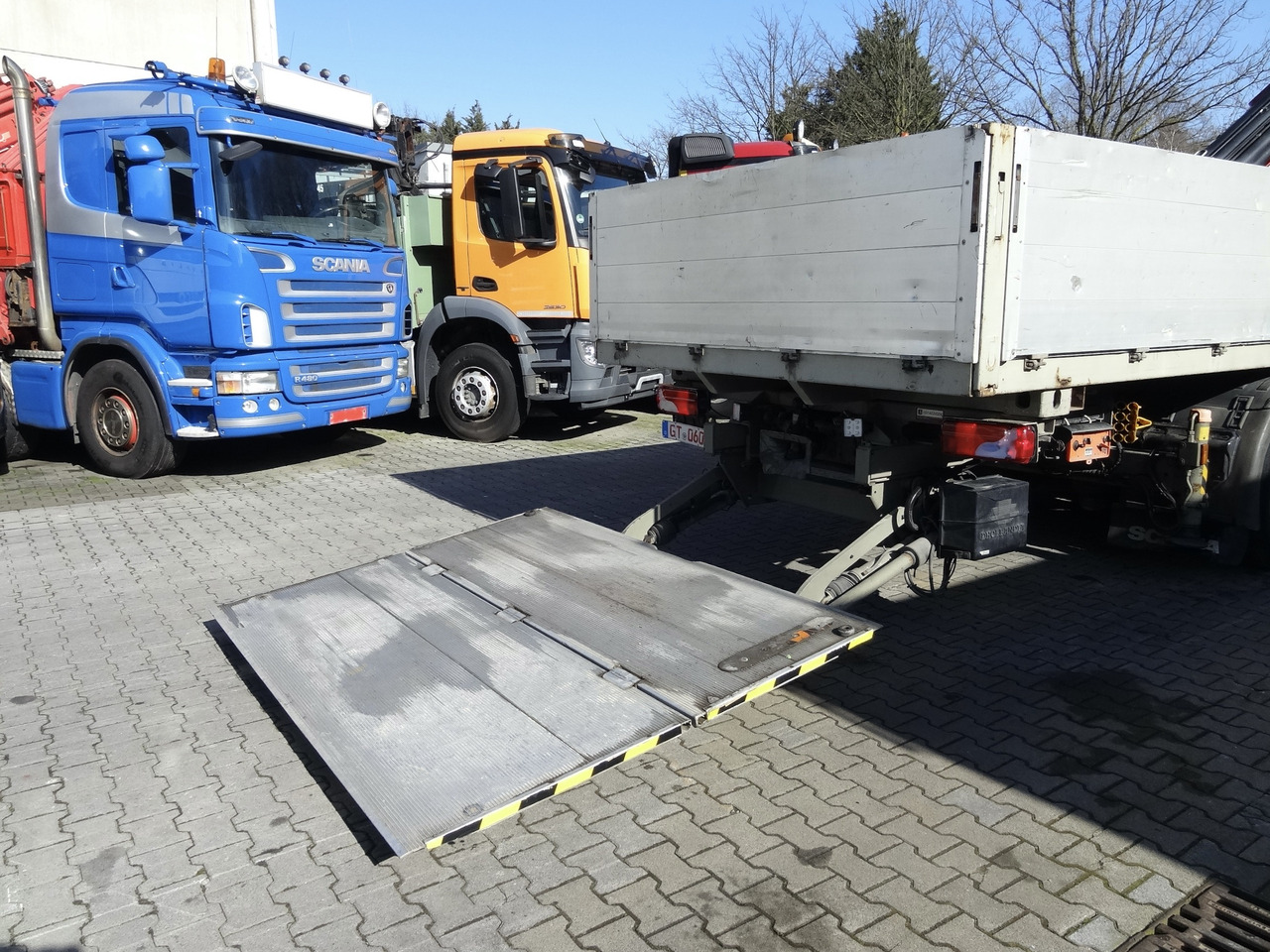 Scania R440 6X2*4 Kran HMF 3000 bis 30 Meter - Crane truck, Dropside/ Flatbed truck: picture 4 Scania R440 6X2*4 Kran HMF 3000 bis 30 Meter - Crane truck, Dropside/ Flatbed truck: picture 4