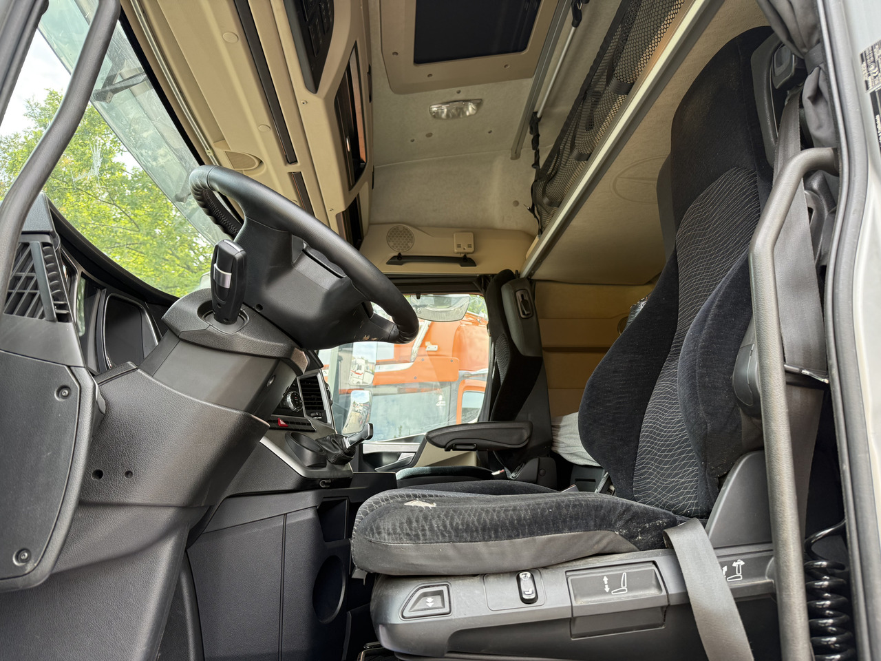 Mercedes-Benz Actros 1842LS Kran HMF 2020 bis 18 Meter - Tractor unit: picture 5 Mercedes-Benz Actros 1842LS Kran HMF 2020 bis 18 Meter - Tractor unit: picture 5