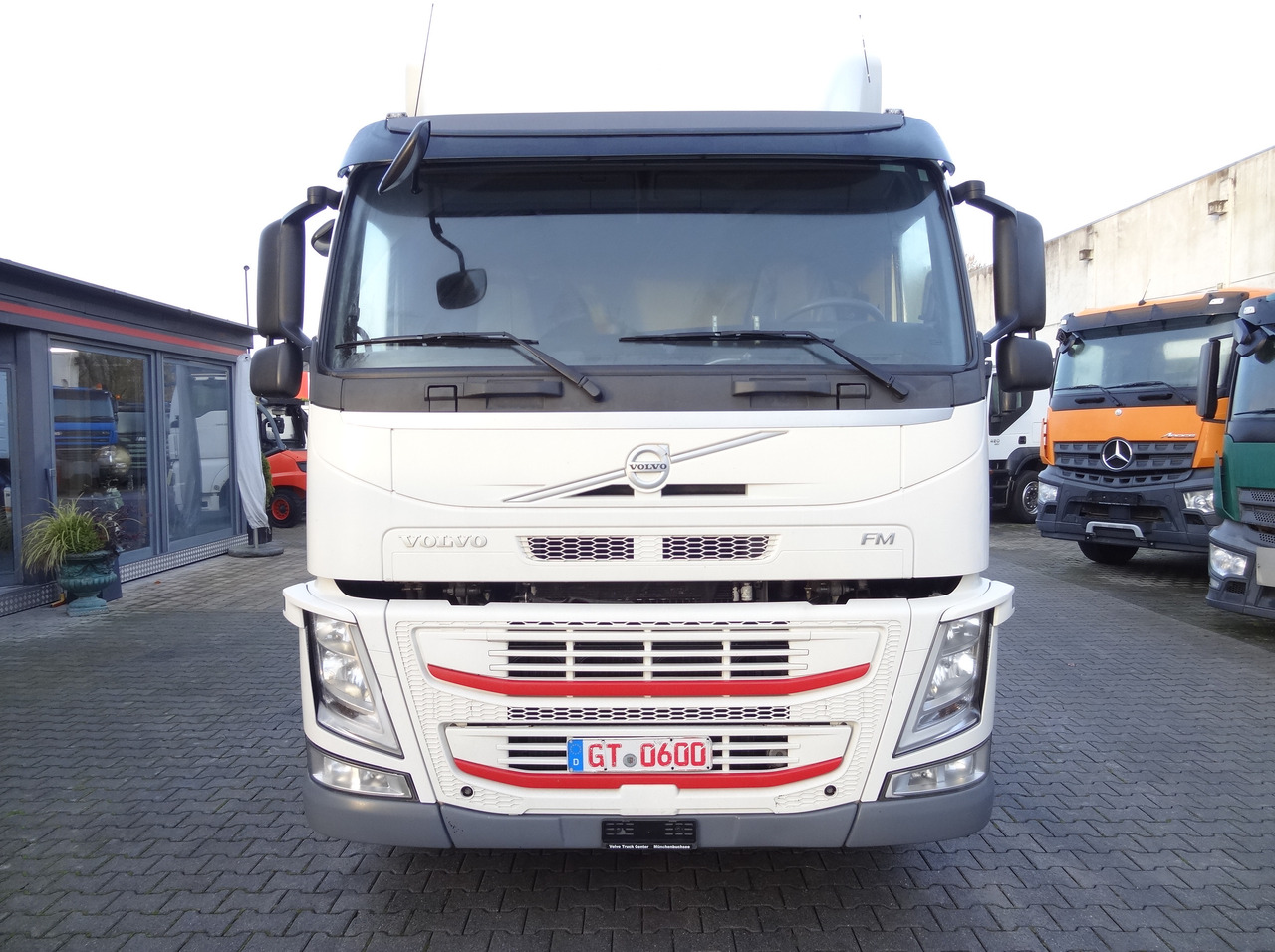 Leasing of Volvo FM420 4X4 X-Track Volvo FM420 4X4 X-Track: picture 7