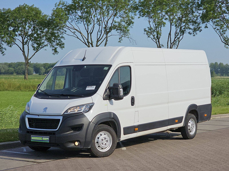 Peugeot Boxer 2.2 BHDI 140 L4H2 - Panel van: picture 2 Peugeot Boxer 2.2 BHDI 140 L4H2 - Panel van: picture 2