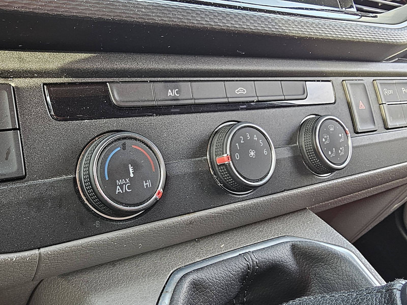 Small van Volkswagen Transporter 2.0 TDI L1H1 BULLI LED NAP!: picture 10 Small van Volkswagen Transporter 2.0 TDI L1H1 BULLI LED NAP!: picture 10