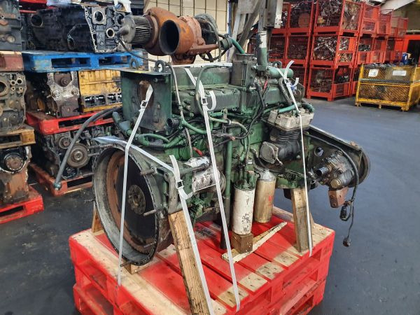 Volvo D7C215 - Engine: picture 1 Volvo D7C215 - Engine: picture 1