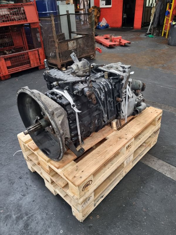 ZF 6S85 with voith Retarder Gearbox - Gearbox: picture 1 ZF 6S85 with voith Retarder Gearbox - Gearbox: picture 1