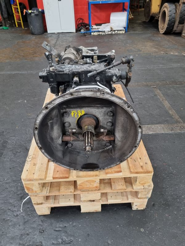 ZF 6S85 with voith Retarder Gearbox - Gearbox: picture 2 ZF 6S85 with voith Retarder Gearbox - Gearbox: picture 2