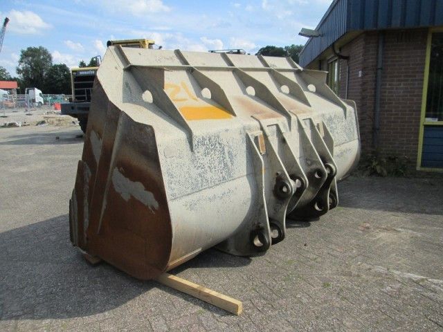Hyundai HL 780-7A - Bucket for Construction machinery: picture 2 Hyundai HL 780-7A - Bucket for Construction machinery: picture 2