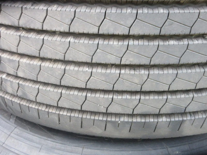 Continental 385/55 R 22.5 M+S APOLLO VOOR STAALEN WIEL MET BAND 2 X - Tire for Truck: picture 3 Continental 385/55 R 22.5 M+S APOLLO VOOR STAALEN WIEL MET BAND 2 X - Tire for Truck: picture 3