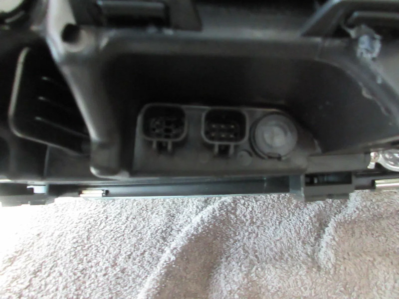 MAN 81.25101-6664//81.25101-6688 81.25101-6504 RECHTS KOPLAMP TGS TGX NIEUWE !! - Headlight for Truck: picture 5 MAN 81.25101-6664//81.25101-6688 81.25101-6504 RECHTS KOPLAMP TGS TGX NIEUWE !! - Headlight for Truck: picture 5