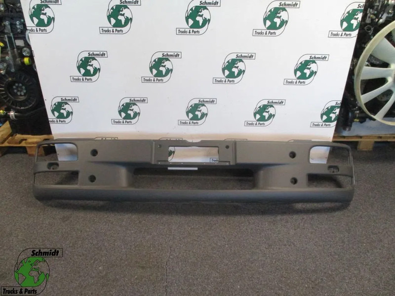MAN 81.41610-4152 // 85.41610-4012 // 8541610-4040 MAN L 2000 MODEL 2012 EURO 3 - Bumper for Truck: picture 2 MAN 81.41610-4152 // 85.41610-4012 // 8541610-4040 MAN L 2000 MODEL 2012 EURO 3 - Bumper for Truck: picture 2