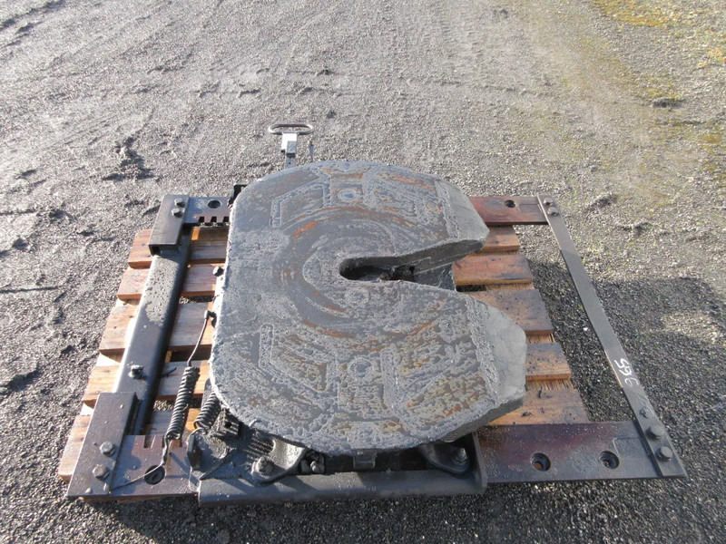 SAF G50-X/D152,3 U20,0 SK-S 3620 G50-X/D152,3 U20,0 SK-S 3620 MAN 24.500 TGX MODEL 2020 SCHUIFSCHOTEL - Fifth wheel coupling for Truck: picture 3 SAF G50-X/D152,3 U20,0 SK-S 3620 G50-X/D152,3 U20,0 SK-S 3620 MAN 24.500 TGX MODEL 2020 SCHUIFSCHOTEL - Fifth wheel coupling for Truck: picture 3