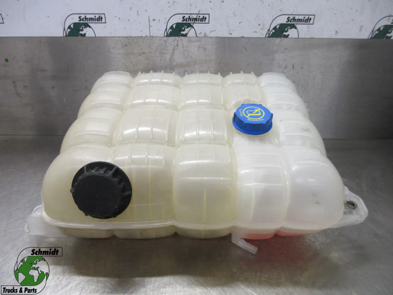 Volvo 22430043 // 22821826 WATERTANK VOLVO FH 460 EURO 6 MODEL 2018 - Expansion tank for Truck: picture 1 Volvo 22430043 // 22821826 WATERTANK VOLVO FH 460 EURO 6 MODEL 2018 - Expansion tank for Truck: picture 1