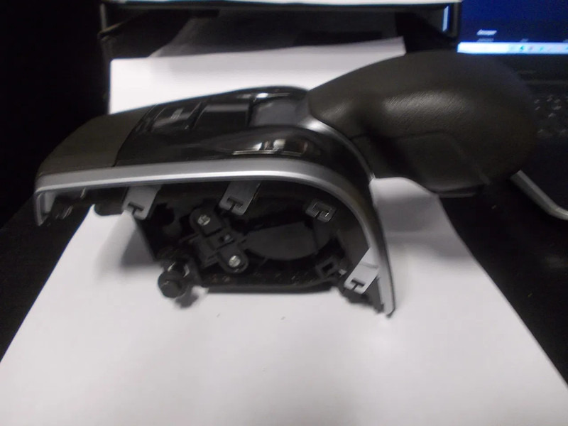 Volvo 22719325 // 21391097 SCHAKELMODULEN VOLVO FM 4 MODEL 2023 - Electrical system for Truck: picture 2 Volvo 22719325 // 21391097 SCHAKELMODULEN VOLVO FM 4 MODEL 2023 - Electrical system for Truck: picture 2