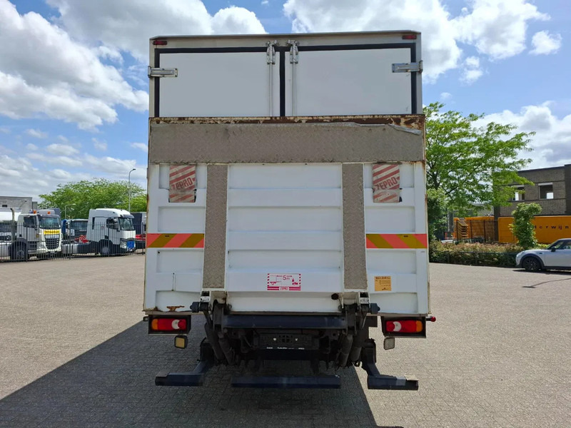 Iveco EuroCargo 120 / COOL TRUCK / CARRIER XARIOS 600 / PLATFORM 2000KG / ONLY:340634 KM / AIRCO / MANUAL / EURO-6 / 2014 - Isothermal truck: picture 4 Iveco EuroCargo 120 / COOL TRUCK / CARRIER XARIOS 600 / PLATFORM 2000KG / ONLY:340634 KM / AIRCO / MANUAL / EURO-6 / 2014 - Isothermal truck: picture 4