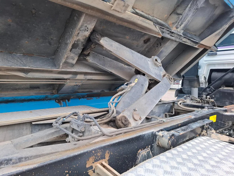 Tipper MAN TGA 26.310 / 6X4 / 2XBIG AXLE / 2SIDE TIPPER / ONLY:545423 KM / TUV:06-05-2026 / FULL-STEEL / AIRCO / MANUAL / EURO-4 / 2005: picture 19