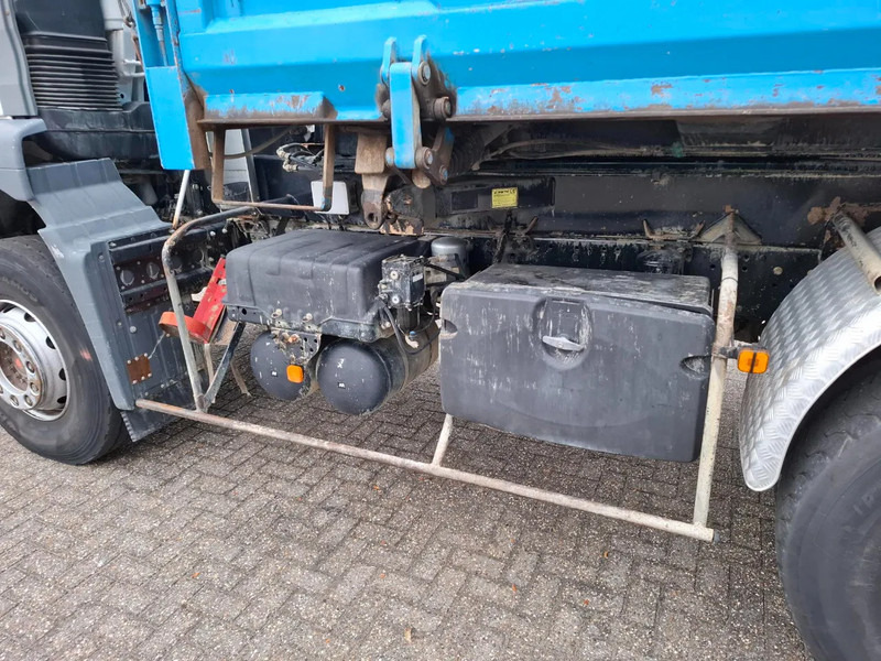 Tipper MAN TGA 26.310 / 6X4 / 2XBIG AXLE / 2SIDE TIPPER / ONLY:545423 KM / TUV:06-05-2026 / FULL-STEEL / AIRCO / MANUAL / EURO-4 / 2005: picture 16