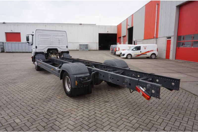 Mercedes-Benz ATEGO 1221 / ENGINE RUNNING / ONLY:253095 KM / AUTOMATIC / EURO-6 / 2017 - Cab chassis truck: picture 3 Mercedes-Benz ATEGO 1221 / ENGINE RUNNING / ONLY:253095 KM / AUTOMATIC / EURO-6 / 2017 - Cab chassis truck: picture 3