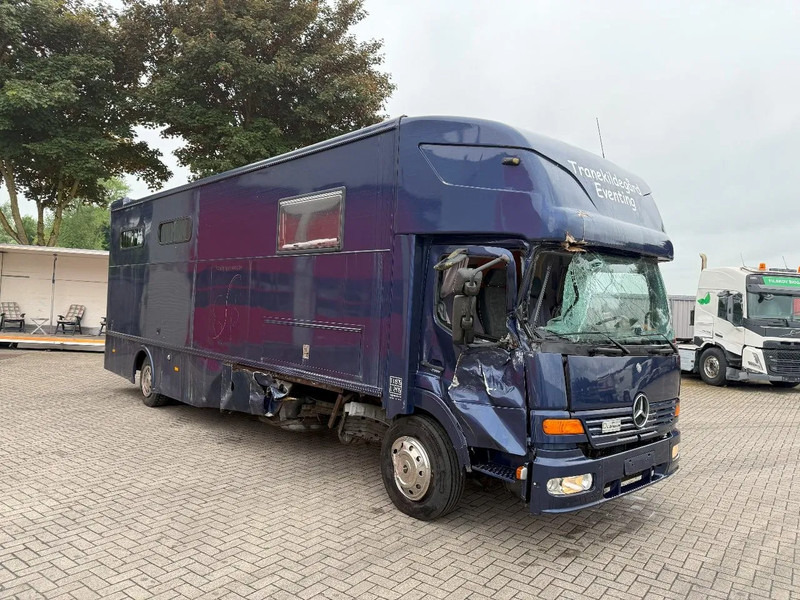 Mercedes-Benz Atego 1223 / ENGINE RUNNING / ONLY:159450 KM / HORSETRUCK / HEATED BOX / GEN2-TACHO= WATERTANK / LIVING ROOM / EURO-2 / MANUAL / - Horse truck: picture 2 Mercedes-Benz Atego 1223 / ENGINE RUNNING / ONLY:159450 KM / HORSETRUCK / HEATED BOX / GEN2-TACHO= WATERTANK / LIVING ROOM / EURO-2 / MANUAL / - Horse truck: picture 2