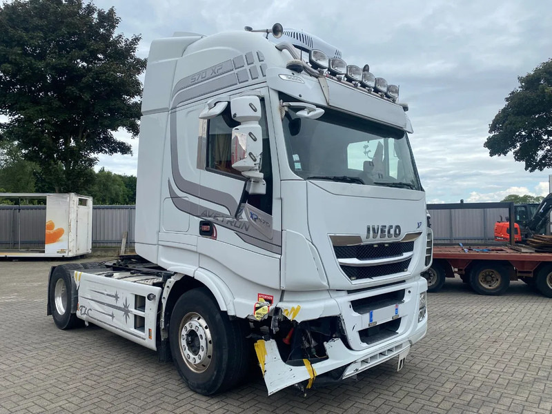 Iveco Stralis 570 XP / ENGINE RUNNING / INTARDER / PARKCOOL / DOUBLE TANK / NAVI / LEATHER / ONLY:749717 KM / ALCOA / EURO-6 / 2017 - Tractor unit: picture 2 Iveco Stralis 570 XP / ENGINE RUNNING / INTARDER / PARKCOOL / DOUBLE TANK / NAVI / LEATHER / ONLY:749717 KM / ALCOA / EURO-6 / 2017 - Tractor unit: picture 2