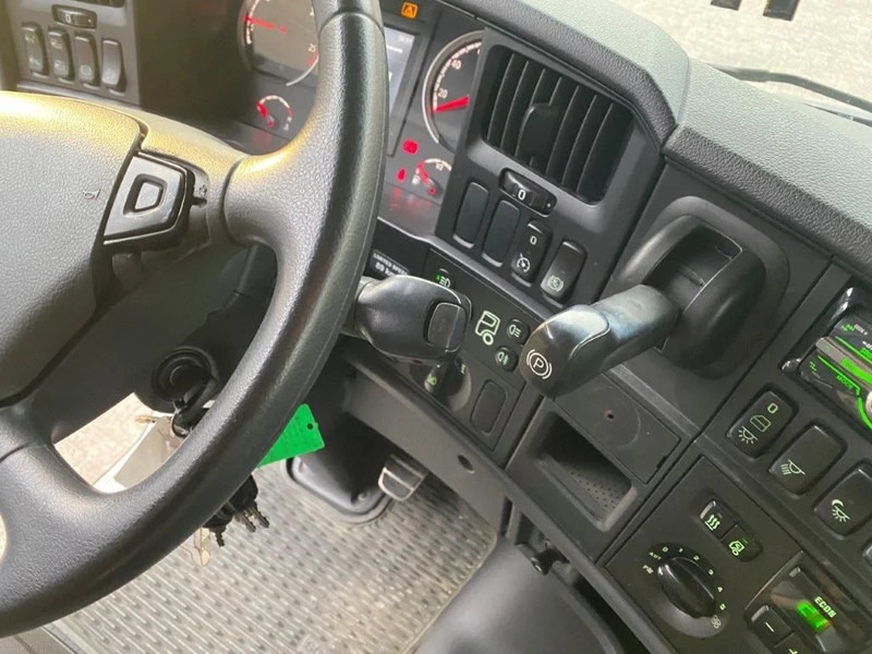 Tractor unit Scania R520 / RETARDER / DOUBLE TANK / AUTOMATIC / PARK-COOL / EURO-6 / 2015: picture 17