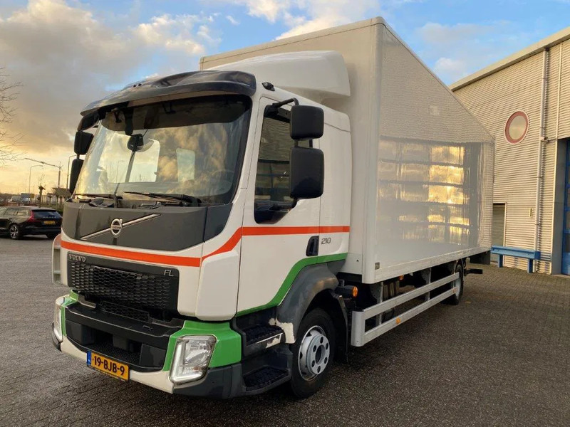 Volvo FL5-210 / NL TRUCK / ONLY:495823 KM / PLATFORM 1500 KG / AUTOMATIC / EURO-6 / 2017 - Box truck: picture 1 Volvo FL5-210 / NL TRUCK / ONLY:495823 KM / PLATFORM 1500 KG / AUTOMATIC / EURO-6 / 2017 - Box truck: picture 1