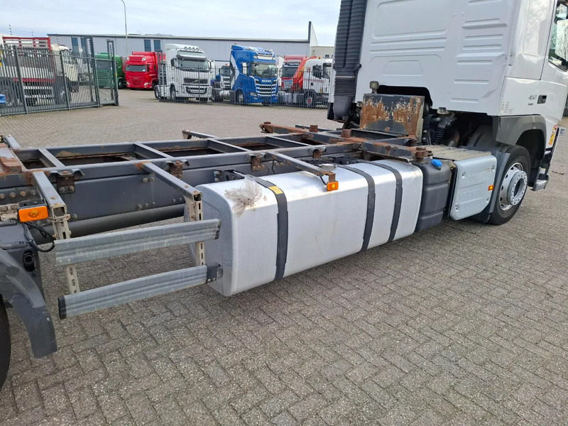 Container transporter/ Swap body truck Volvo FM11-450 / VEB / FULL-AIR / 706585 KM / LWDS / AIRCO / BDF SYSTEM / AUTOMATIC / EURO-6 / 2016: picture 9