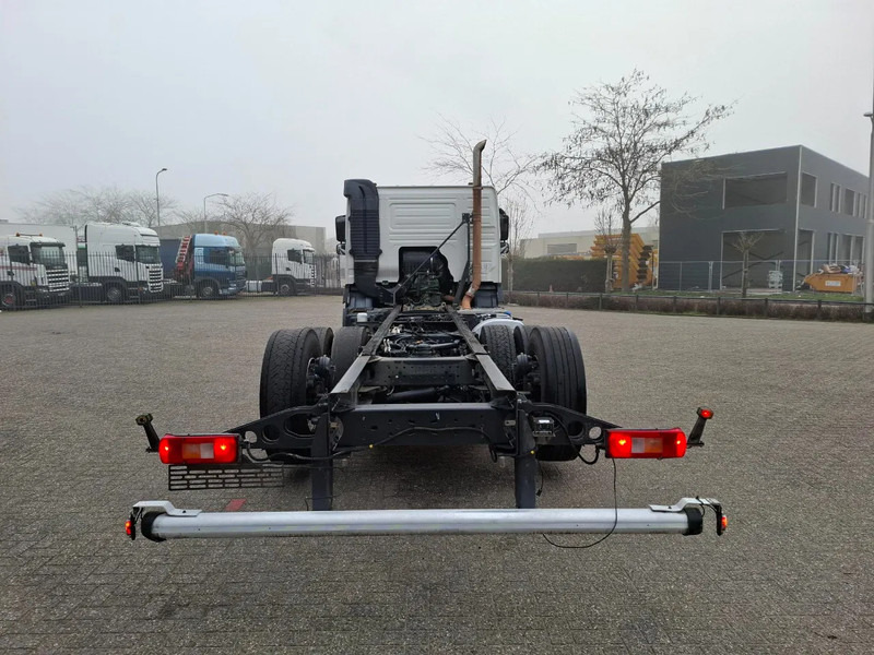 Volvo FM4-420 / VEB+ / LWDS / LIFT+LENKACHSE / ONLY:336223 KM / INLINER / AUTOMATIC / EURO-6 / 2018 - Cab chassis truck: picture 4 Volvo FM4-420 / VEB+ / LWDS / LIFT+LENKACHSE / ONLY:336223 KM / INLINER / AUTOMATIC / EURO-6 / 2018 - Cab chassis truck: picture 4