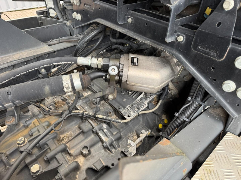 DAF CF85-460 6x2 VDL Hook system, 300.000 Km!!! - Hook lift truck: picture 5 DAF CF85-460 6x2 VDL Hook system, 300.000 Km!!! - Hook lift truck: picture 5