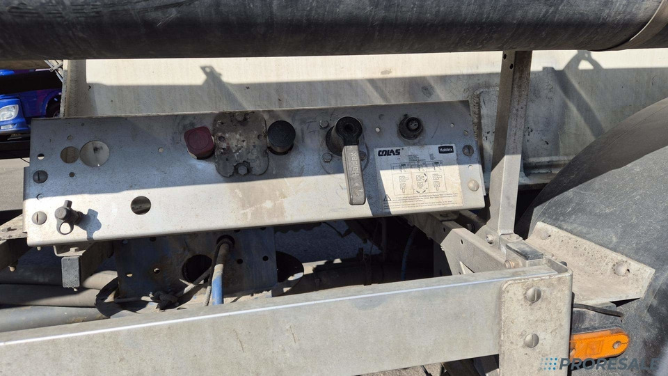 Silo semi-trailer OSTATNÍ FELDBINDER EUT 40.3 SILOCISTERNA - 2 komory - 40 m3: picture 7 Silo semi-trailer OSTATNÍ FELDBINDER EUT 40.3 SILOCISTERNA - 2 komory - 40 m3: picture 7