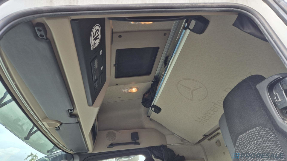 Tractor unit MERCEDES-BENZ ACTROS 1845 LS BIG SPACE EURO 6: picture 7