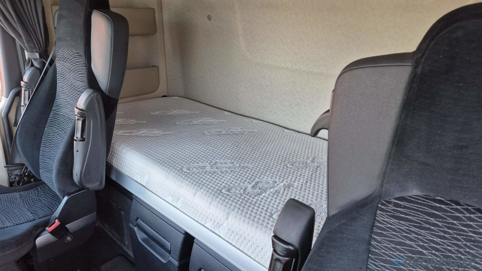 MERCEDES-BENZ ACTROS 1845 LS GIGA SPACE EURO 6 - Tractor unit: picture 5 MERCEDES-BENZ ACTROS 1845 LS GIGA SPACE EURO 6 - Tractor unit: picture 5