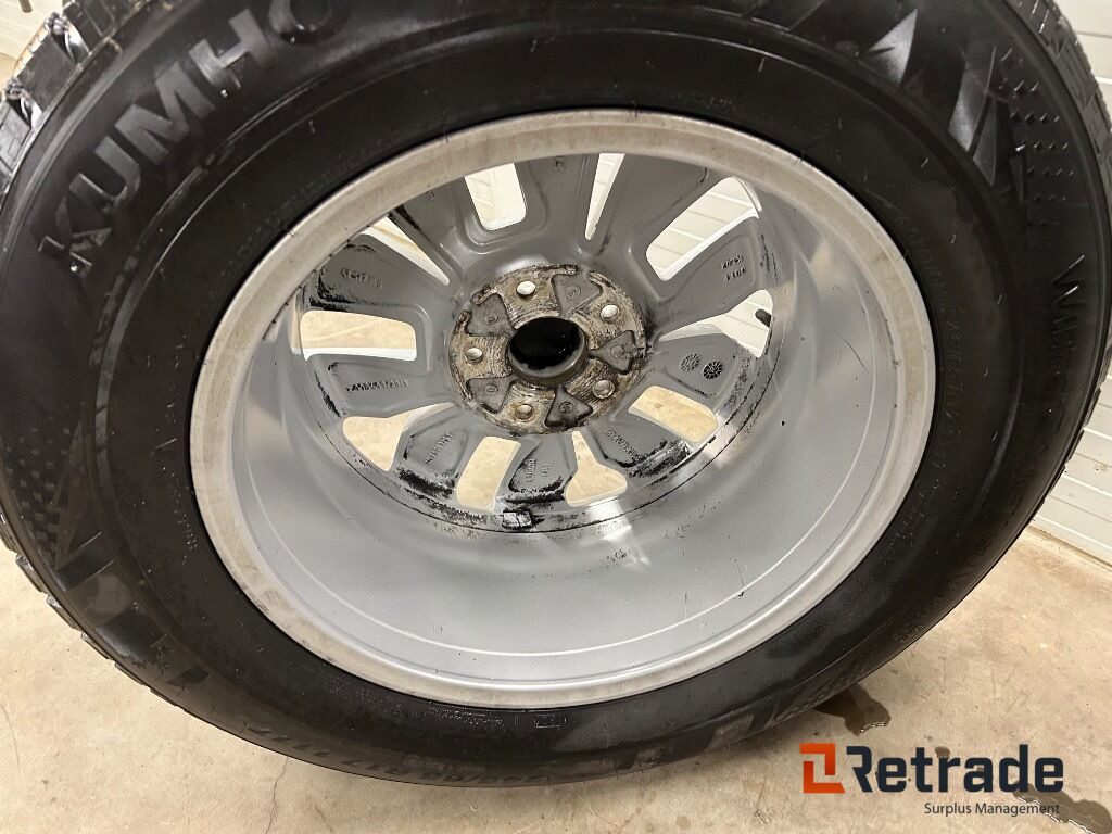 Däck Kumho Wintercraft SUV WS3 Till VW Amarok - Construction equipment: picture 4 Däck Kumho Wintercraft SUV WS3 Till VW Amarok - Construction equipment: picture 4