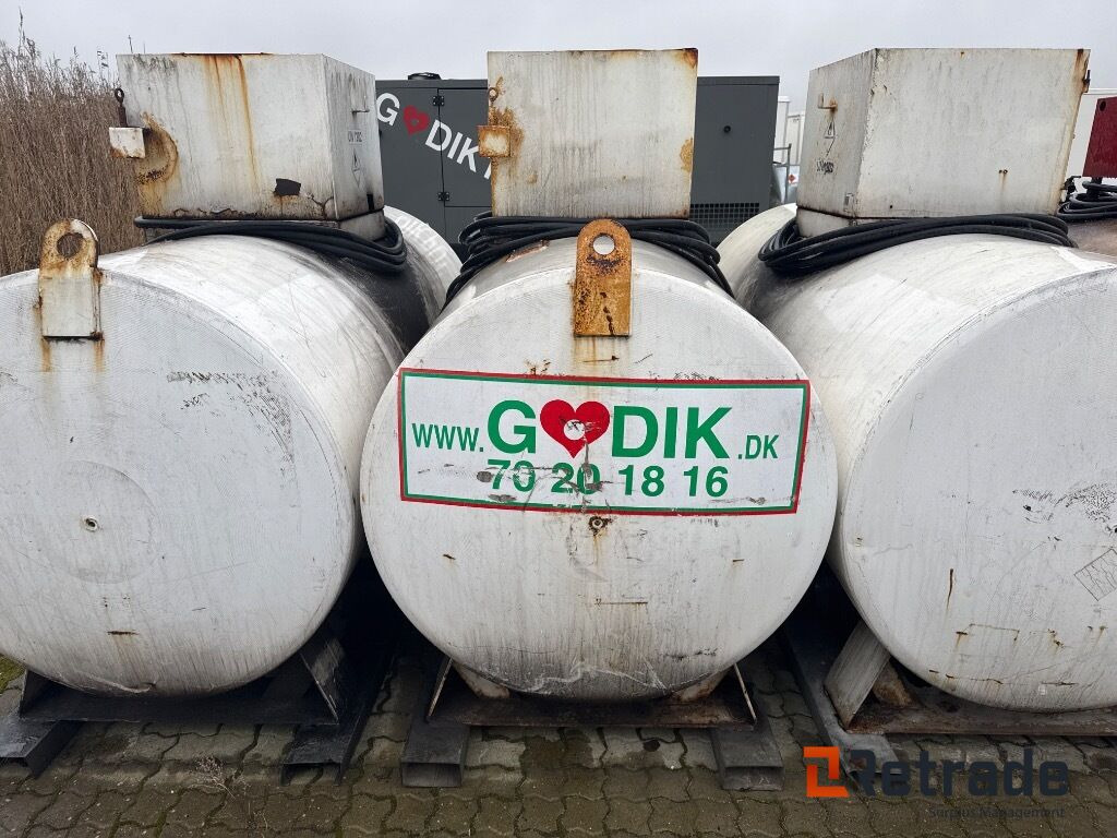 Forskelligt udstyr ROUG 2700ltr. Tank m. Pumpe (A0020029) - Storage tank: picture 4 Forskelligt udstyr ROUG 2700ltr. Tank m. Pumpe (A0020029) - Storage tank: picture 4