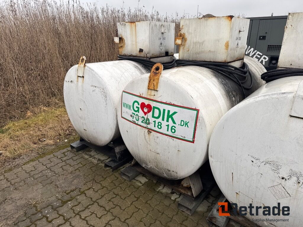 Forskelligt udstyr ROUG 2700ltr. Tank m. Pumpe (A0020029) - Storage tank: picture 3 Forskelligt udstyr ROUG 2700ltr. Tank m. Pumpe (A0020029) - Storage tank: picture 3